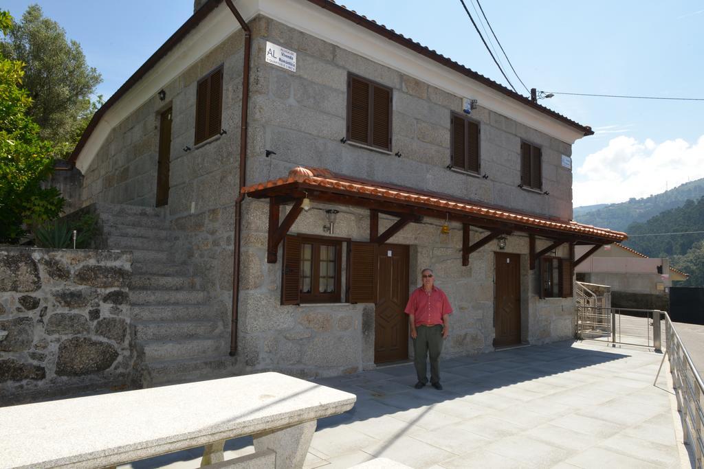 Al Vivenda Romantica Geres Exterior photo